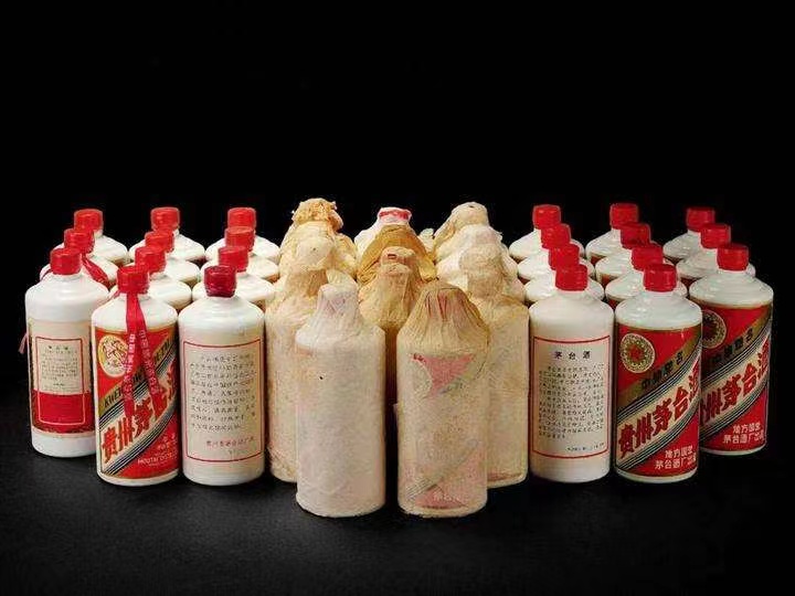 佛罗镇老酒回收上门哪里回收(附近上门回收茅台酒）?